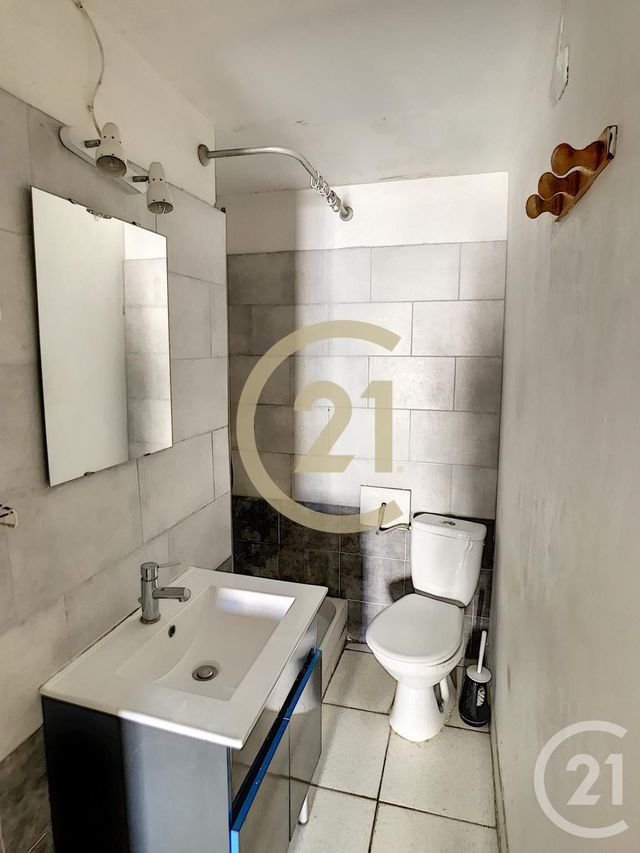 Afficher la photo en grand Appartement F1 à louer - 1 pièce - 25.0 m2 - ARAMON - 30 - LANGUEDOC-ROUSSILLON - Century 21 Beven Immobilier