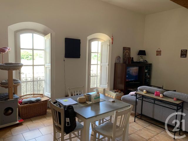 Afficher la photo en grand Appartement Duplex à louer - 2 pièces - 62.35 m2 - BEAUCAIRE - 30 - LANGUEDOC-ROUSSILLON - Century 21 Beven Immobilier