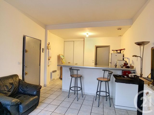 Afficher la photo en grand Appartement F1 à louer - 1 pièce - 25.92 m2 - ARAMON - 30 - LANGUEDOC-ROUSSILLON - Century 21 Beven Immobilier