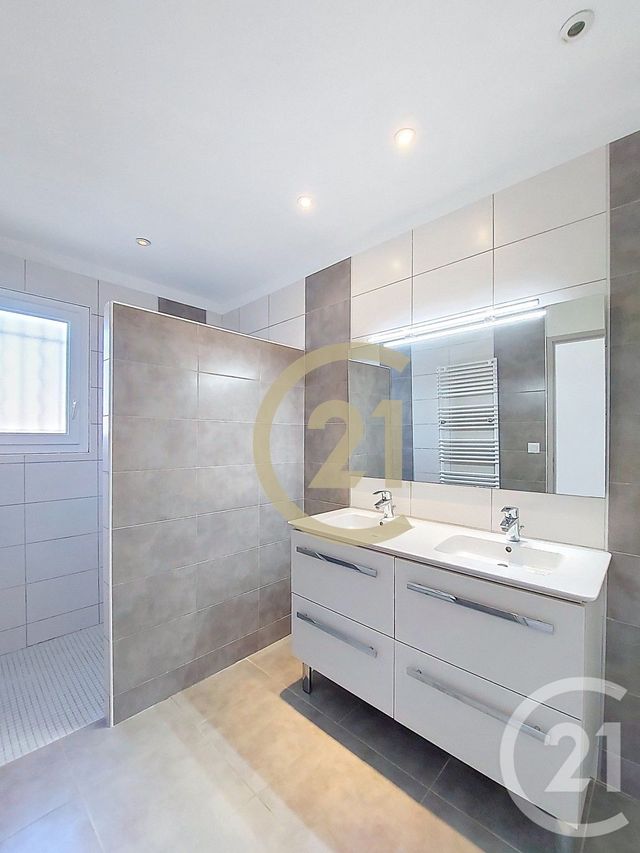maison à louer - 4 pièces - 108.5 m2 - ESTEZARGUES - 30 - LANGUEDOC-ROUSSILLON - Century 21 Beven Immobilier