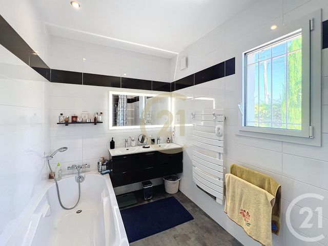 maison à vendre - 8 pièces - 211.81 m2 - UZES - 30 - LANGUEDOC-ROUSSILLON - Century 21 Beven Immobilier