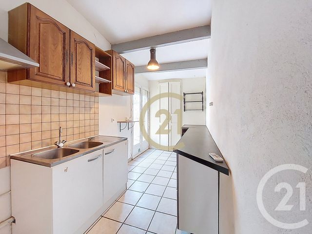 Appartement F2 à louer - 2 pièces - 57.85 m2 - REMOULINS - 30 - LANGUEDOC-ROUSSILLON - Century 21 Beven Immobilier
