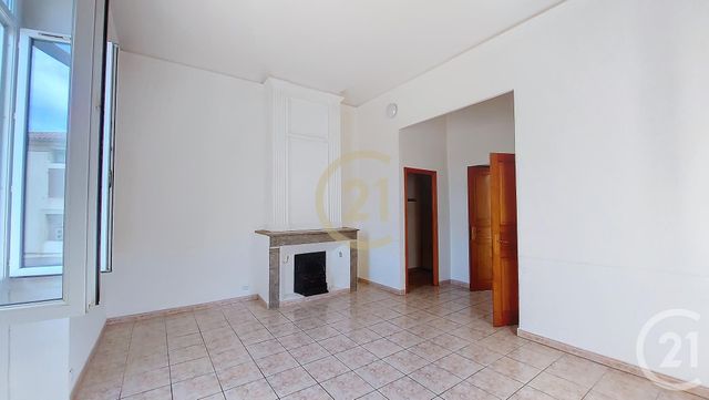 Afficher la photo en grand Appartement F1 à louer - 1 pièce - 31.31 m2 - REMOULINS - 30 - LANGUEDOC-ROUSSILLON - Century 21 Beven Immobilier