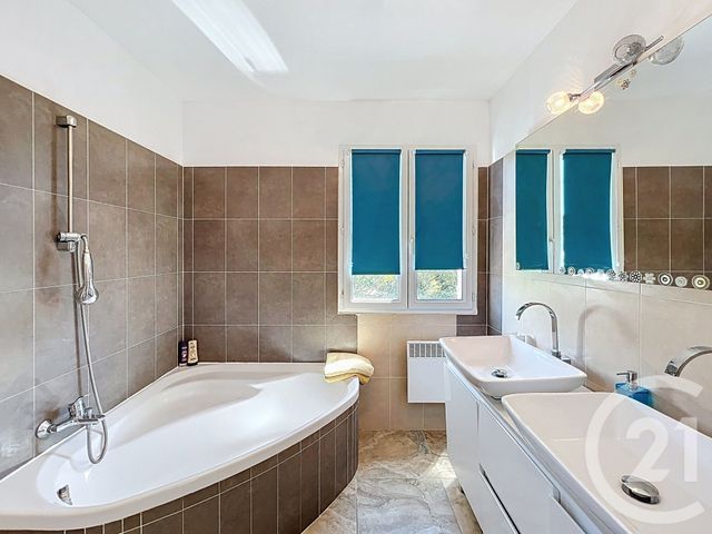 Afficher la photo en grand maison à vendre - 5 pièces - 103.53 m2 - UZES - 30 - LANGUEDOC-ROUSSILLON - Century 21 Beven Immobilier
