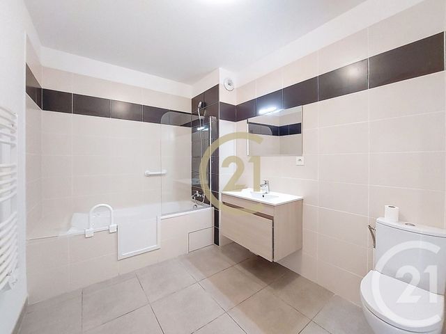 Appartement F2 à louer - 2 pièces - 41.5 m2 - LES ANGLES - 30 - LANGUEDOC-ROUSSILLON - Century 21 Beven Immobilier