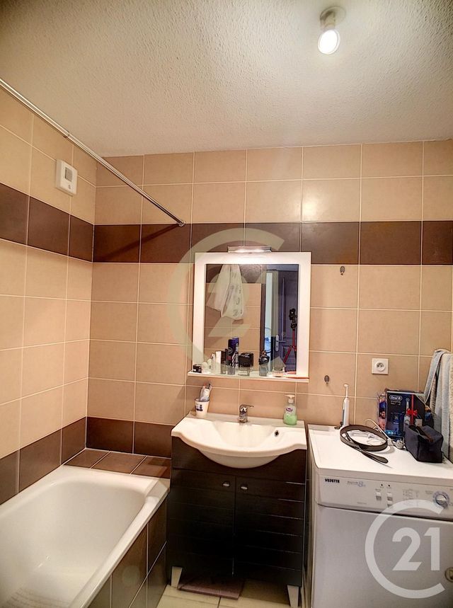 Appartement F3 à louer - 3 pièces - 55.81 m2 - ARAMON - 30 - LANGUEDOC-ROUSSILLON - Century 21 Beven Immobilier