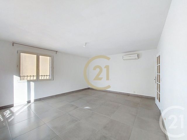 Appartement F3 à louer - 3 pièces - 86.92 m2 - REMOULINS - 30 - LANGUEDOC-ROUSSILLON - Century 21 Beven Immobilier