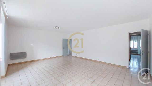 Appartement F4 à louer - 4 pièces - 95.74 m2 - REMOULINS - 30 - LANGUEDOC-ROUSSILLON - Century 21 Beven Immobilier