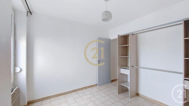Appartement F4 à louer - 4 pièces - 95.74 m2 - REMOULINS - 30 - LANGUEDOC-ROUSSILLON - Century 21 Beven Immobilier