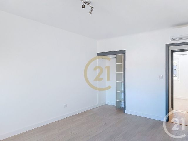 Appartement F3 à louer - 3 pièces - 61.2 m2 - REMOULINS - 30 - LANGUEDOC-ROUSSILLON - Century 21 Beven Immobilier
