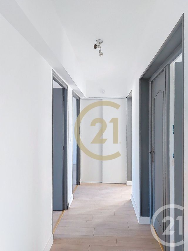 Appartement F3 à louer - 3 pièces - 61.2 m2 - REMOULINS - 30 - LANGUEDOC-ROUSSILLON - Century 21 Beven Immobilier