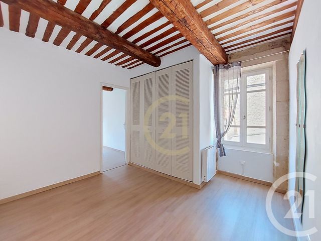 Appartement F3 à louer - 3 pièces - 63.39 m2 - REMOULINS - 30 - LANGUEDOC-ROUSSILLON - Century 21 Beven Immobilier