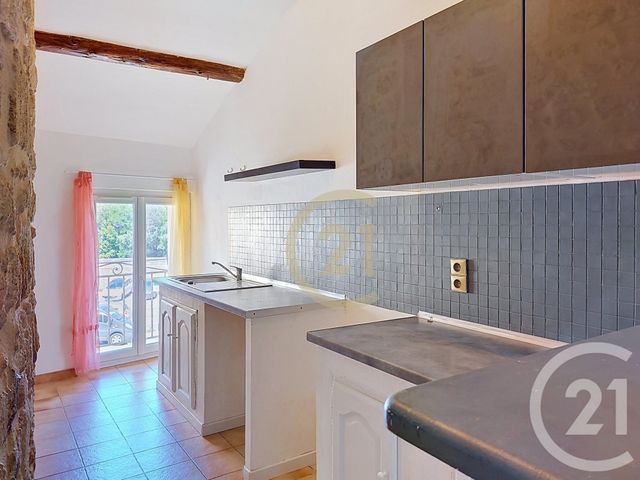 Appartement F3 à louer - 3 pièces - 63.39 m2 - REMOULINS - 30 - LANGUEDOC-ROUSSILLON - Century 21 Beven Immobilier