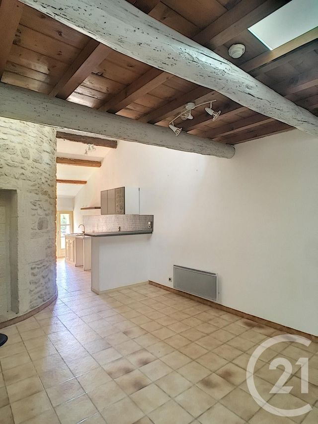 Appartement F3 à louer - 3 pièces - 63.39 m2 - REMOULINS - 30 - LANGUEDOC-ROUSSILLON - Century 21 Beven Immobilier