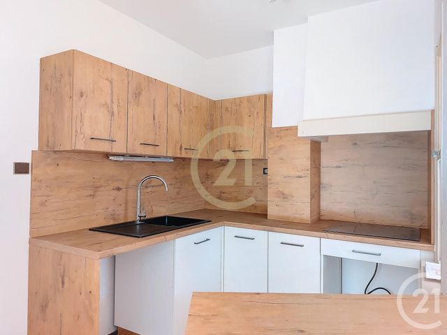 maison à louer - 3 pièces - 71.76 m2 - REMOULINS - 30 - LANGUEDOC-ROUSSILLON - Century 21 Beven Immobilier