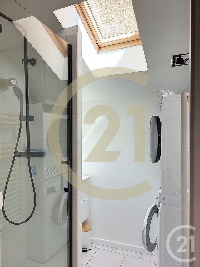 Appartement F3 à louer - 3 pièces - 52.34 m2 - REMOULINS - 30 - LANGUEDOC-ROUSSILLON - Century 21 Beven Immobilier