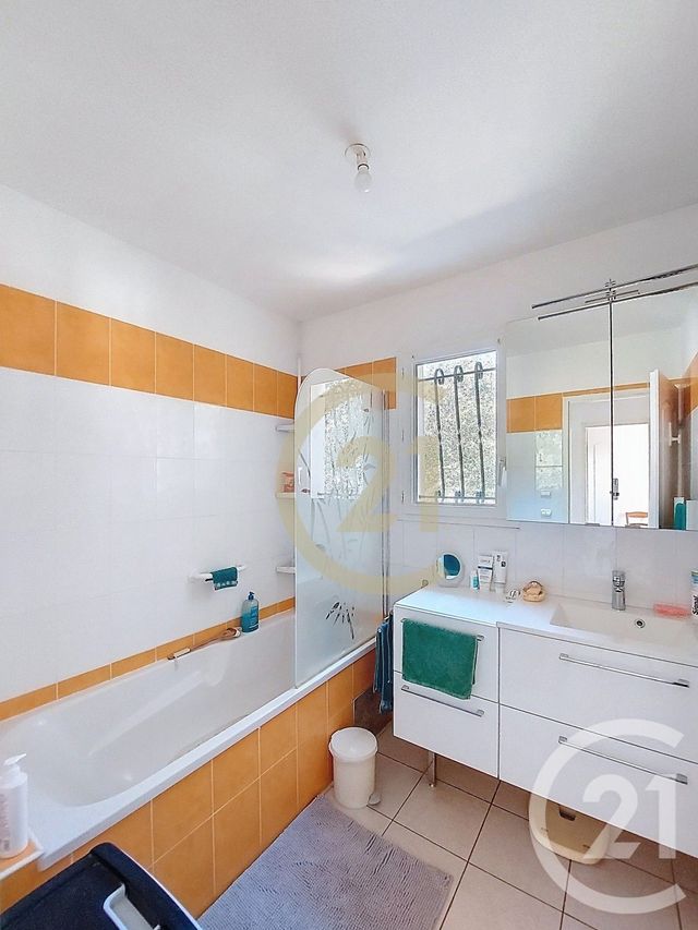 maison à louer - 4 pièces - 91.59 m2 - VERS PONT DU GARD - 30 - LANGUEDOC-ROUSSILLON - Century 21 Beven Immobilier