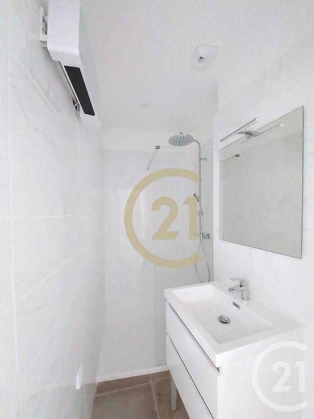 Appartement à louer - 3 pièces - 70.38 m2 - VALLIGUIERES - 30 - LANGUEDOC-ROUSSILLON - Century 21 Beven Immobilier