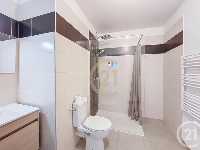 Appartement F2 à louer - 2 pièces - 46.51 m2 - LES ANGLES - 30 - LANGUEDOC-ROUSSILLON - Century 21 Beven Immobilier