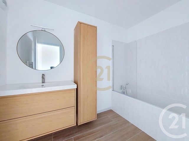 Appartement F2 à louer - 2 pièces - 48.88 m2 - UZES - 30 - LANGUEDOC-ROUSSILLON - Century 21 Beven Immobilier