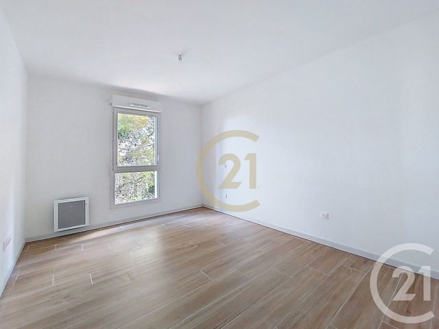 Appartement F2 à louer - 2 pièces - 48.88 m2 - UZES - 30 - LANGUEDOC-ROUSSILLON - Century 21 Beven Immobilier
