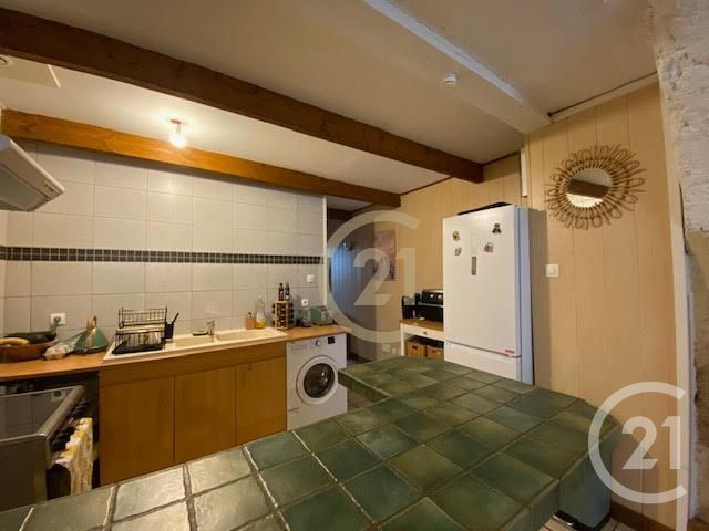 Appartement F2 à louer - 2 pièces - 64.22 m2 - REMOULINS - 30 - LANGUEDOC-ROUSSILLON - Century 21 Beven Immobilier