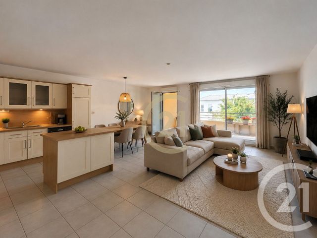 Appartement F3 à vendre - 3 pièces - 70.0 m2 - UZES - 30 - LANGUEDOC-ROUSSILLON - Century 21 Beven Immobilier