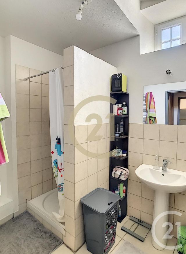 Appartement F3 à louer - 3 pièces - 76.41 m2 - DOMAZAN - 30 - LANGUEDOC-ROUSSILLON - Century 21 Beven Immobilier