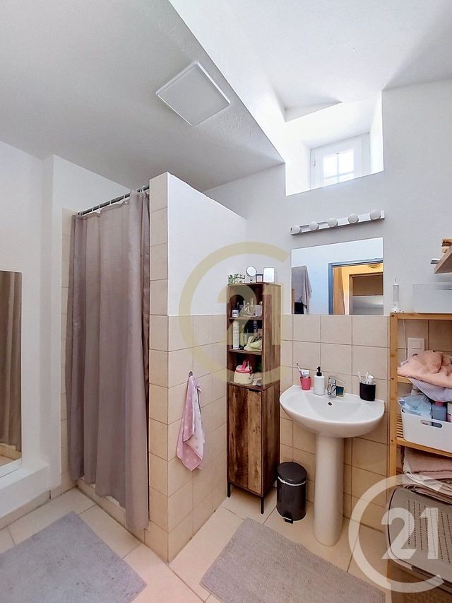 Appartement F3 à louer - 3 pièces - 76.41 m2 - DOMAZAN - 30 - LANGUEDOC-ROUSSILLON - Century 21 Beven Immobilier