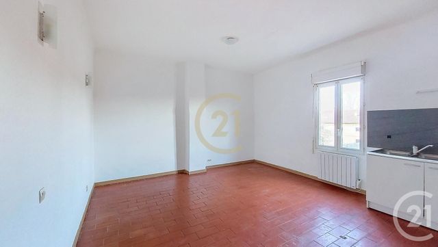 Appartement F2 à louer - 2 pièces - 46.2 m2 - REMOULINS - 30 - LANGUEDOC-ROUSSILLON - Century 21 Beven Immobilier