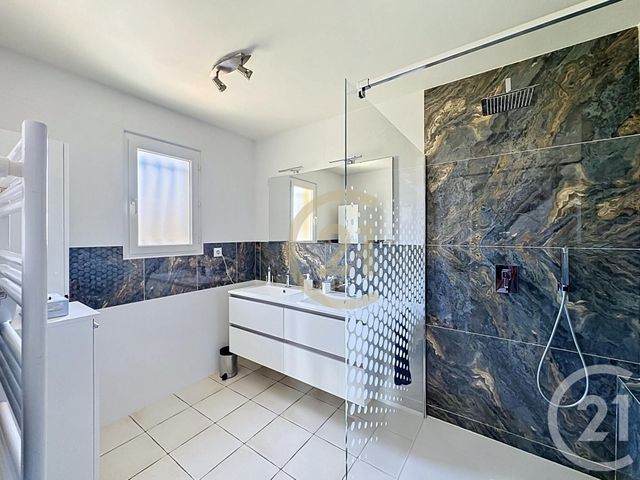 maison à vendre - 5 pièces - 102.41 m2 - REMOULINS - 30 - LANGUEDOC-ROUSSILLON - Century 21 Beven Immobilier