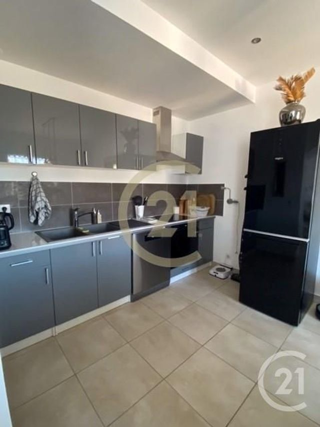 maison à louer - 4 pièces - 95.47 m2 - REMOULINS - 30 - LANGUEDOC-ROUSSILLON - Century 21 Beven Immobilier