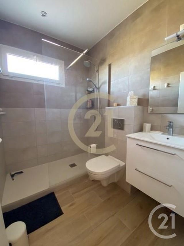 maison à louer - 4 pièces - 95.47 m2 - REMOULINS - 30 - LANGUEDOC-ROUSSILLON - Century 21 Beven Immobilier