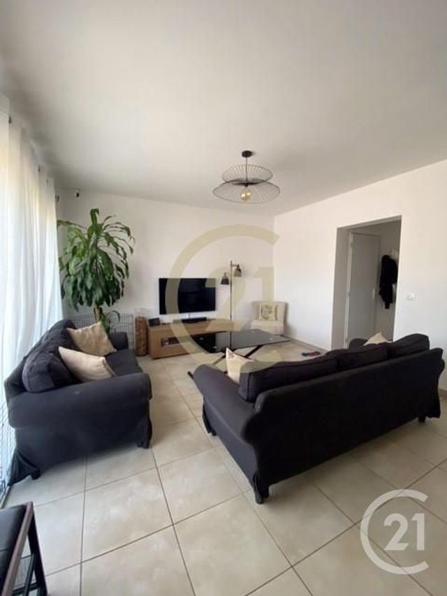 maison à louer - 4 pièces - 95.47 m2 - REMOULINS - 30 - LANGUEDOC-ROUSSILLON - Century 21 Beven Immobilier