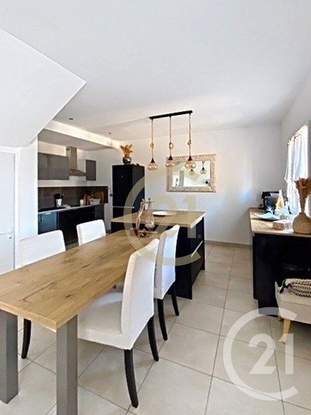 maison à louer - 4 pièces - 95.47 m2 - REMOULINS - 30 - LANGUEDOC-ROUSSILLON - Century 21 Beven Immobilier