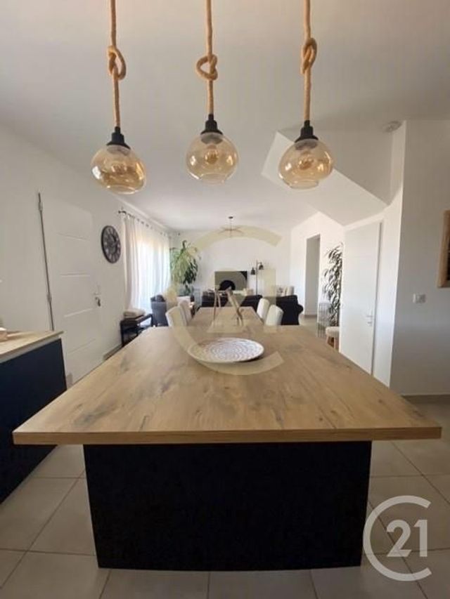 maison à louer - 4 pièces - 95.47 m2 - REMOULINS - 30 - LANGUEDOC-ROUSSILLON - Century 21 Beven Immobilier