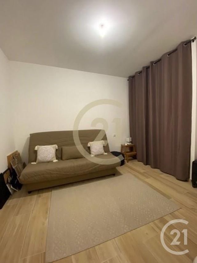 maison à louer - 4 pièces - 95.47 m2 - REMOULINS - 30 - LANGUEDOC-ROUSSILLON - Century 21 Beven Immobilier