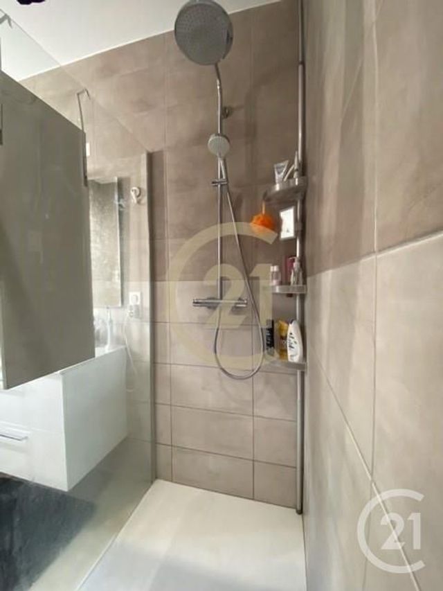 maison à louer - 4 pièces - 95.47 m2 - REMOULINS - 30 - LANGUEDOC-ROUSSILLON - Century 21 Beven Immobilier