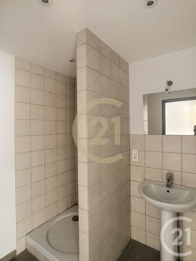 Appartement F2 à louer - 2 pièces - 37.39 m2 - DOMAZAN - 30 - LANGUEDOC-ROUSSILLON - Century 21 Beven Immobilier