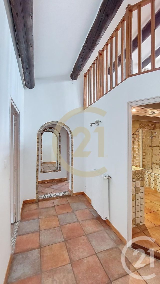 Appartement F4 à louer - 4 pièces - 105.43 m2 - REMOULINS - 30 - LANGUEDOC-ROUSSILLON - Century 21 Beven Immobilier