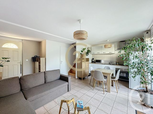 Appartement F3 à louer - 3 pièces - 45.99 m2 - REMOULINS - 30 - LANGUEDOC-ROUSSILLON - Century 21 Beven Immobilier