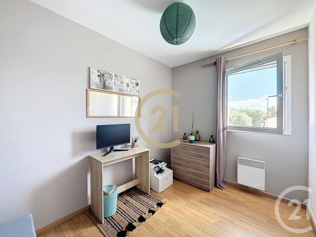 Appartement F3 à louer - 3 pièces - 45.99 m2 - REMOULINS - 30 - LANGUEDOC-ROUSSILLON - Century 21 Beven Immobilier