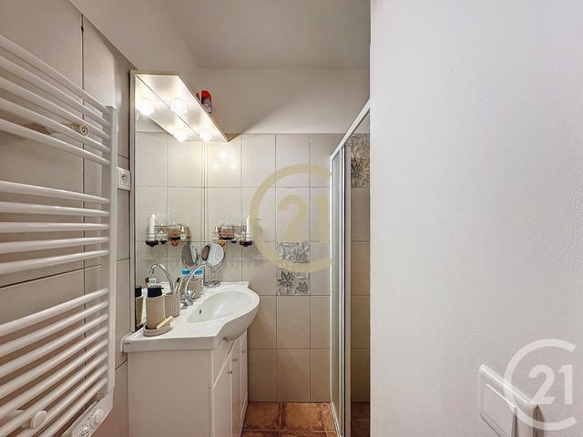 Appartement F3 à louer - 3 pièces - 45.99 m2 - REMOULINS - 30 - LANGUEDOC-ROUSSILLON - Century 21 Beven Immobilier