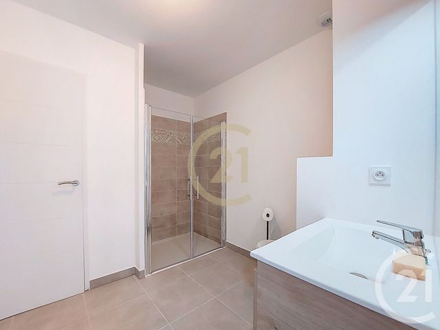Appartement F2 à louer - 2 pièces - 46.74 m2 - UZES - 30 - LANGUEDOC-ROUSSILLON - Century 21 Beven Immobilier