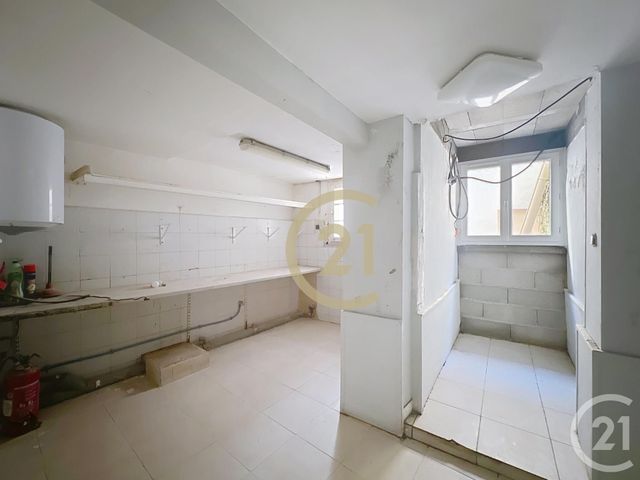 commerce à vendre - 61.55 m2 - UZES - 30 - LANGUEDOC-ROUSSILLON - Century 21 Beven Immobilier