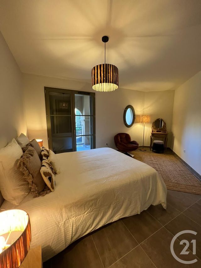 Appartement F3 à louer - 3 pièces - 87.49 m2 - UZES - 30 - LANGUEDOC-ROUSSILLON - Century 21 Beven Immobilier