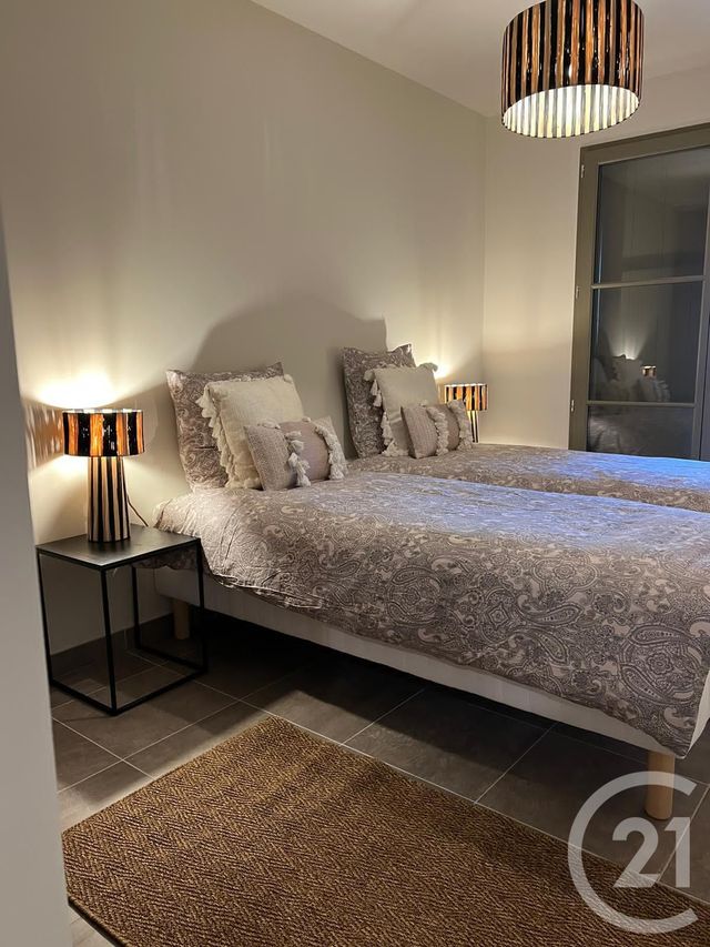 Appartement F3 à louer - 3 pièces - 87.49 m2 - UZES - 30 - LANGUEDOC-ROUSSILLON - Century 21 Beven Immobilier