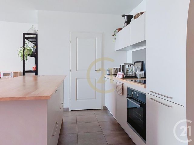 Appartement F3 à louer - 3 pièces - 87.49 m2 - UZES - 30 - LANGUEDOC-ROUSSILLON - Century 21 Beven Immobilier